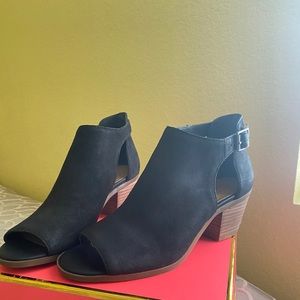 Lucky Brand black open toe shoe